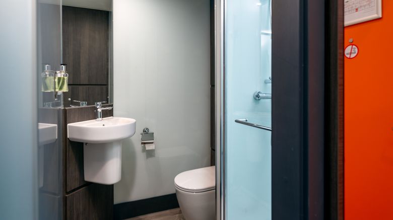 <b>easyHotel Milton Keynes Central Room</b>. Images powered by <a href="https://www.leonardoworldwide.com/" title="Leonardo Worldwide" target="_blank">Leonardo</a>.