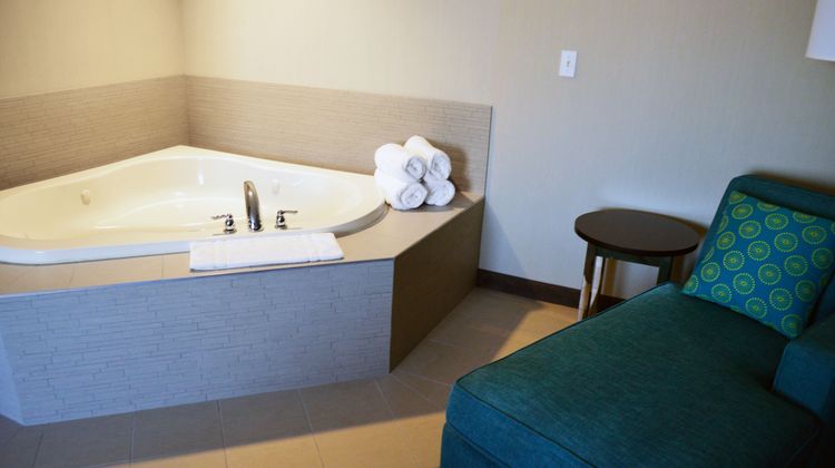Holiday Inn & Suites Syracuse Airport Room