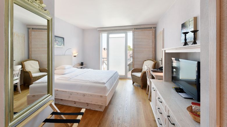 <b>Hotel Hirschen Freiburg Room</b>. Images powered by <a href="https://www.leonardoworldwide.com/" title="Leonardo Worldwide" target="_blank">Leonardo</a>.