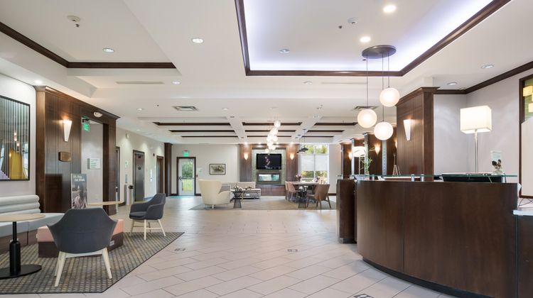 Holiday Inn Jackson Northwest Lobby