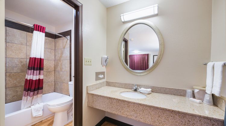 Red Roof Inn Columbus Grove City Room
