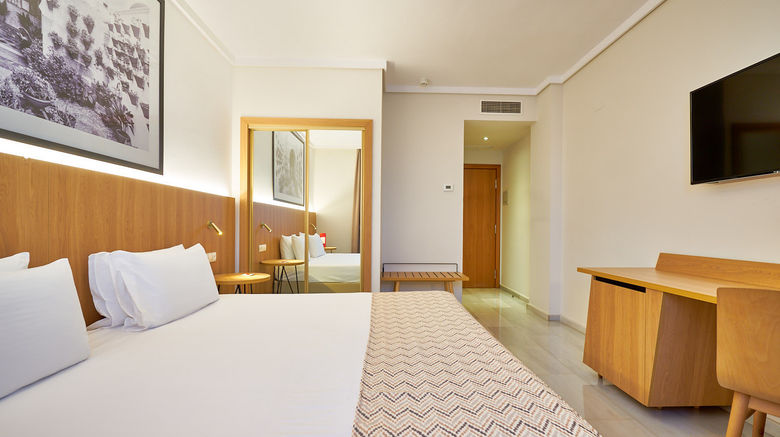 <b>Exe Ciudad de Cordoba Room</b>. Images powered by <a href="https://www.leonardoworldwide.com/" title="Leonardo Worldwide" target="_blank">Leonardo</a>.