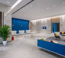 Holiday Inn Exp South Railway Station Lobby