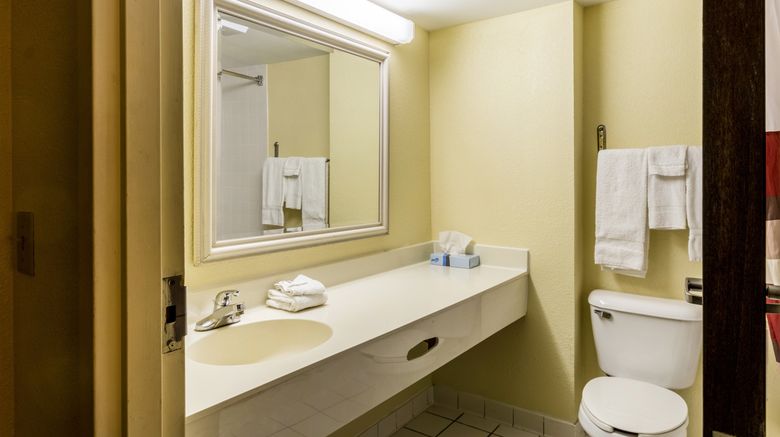 <b>Red Roof Inn Morehead Room</b>. Images powered by <a href="https://www.leonardoworldwide.com/" title="Leonardo Worldwide" target="_blank">Leonardo</a>.