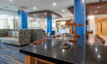 Holiday Inn Express & Suites Staunton