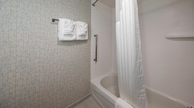 <b>Holiday Inn Express & Suites Staunton Room</b>. Images powered by <a href="https://www.leonardoworldwide.com/" title="Leonardo Worldwide" target="_blank">Leonardo</a>.