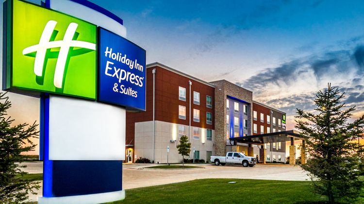 Holiday Inn Express & Suites Rantoul Exterior