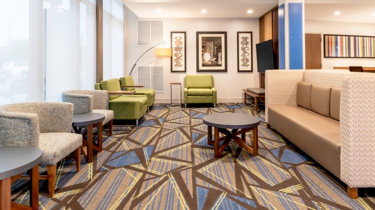 Holiday Inn Express & Suites West Allis Lobby