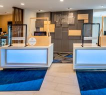 Holiday Inn Express & Suites West Allis Lobby