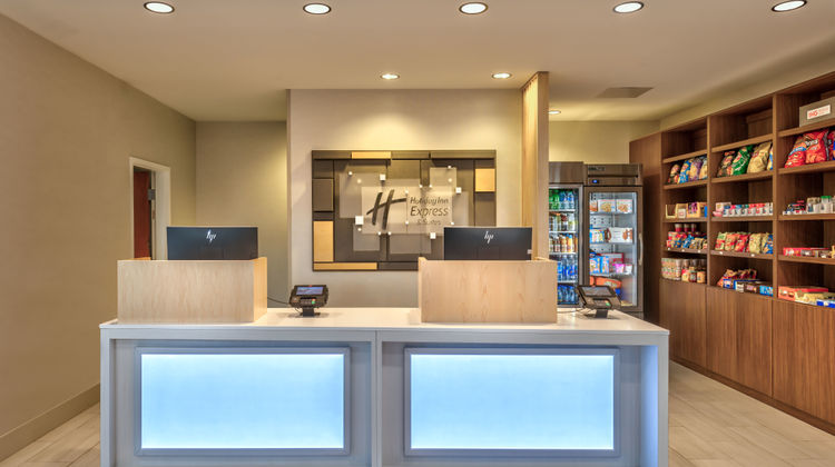 Holiday Inn Express Hotel & Suites Lobby