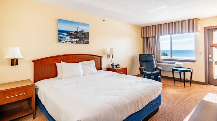 Fireside Inn & Suites Oceans Edge Room
