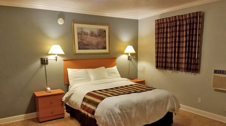 Scottish Inn Room