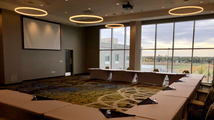 Holiday Inn Express & Suites University Ballroom