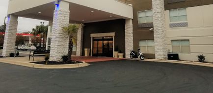 Holiday Inn Express Columbia NE Exterior
