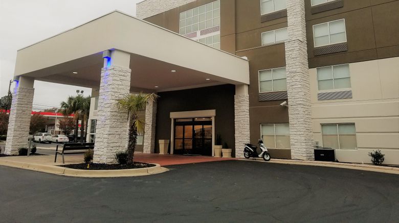<b>Holiday Inn Express Columbia NE Exterior</b>. Images powered by <a href="https://www.leonardoworldwide.com/" title="Leonardo Worldwide" target="_blank">Leonardo</a>.