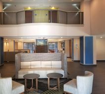 Holiday Inn Express Columbia NE Lobby