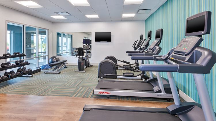 Holiday Inn Express & Stes Airport South Health Club