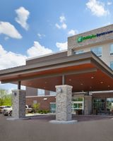 Holiday Inn Express & Stes Airport South