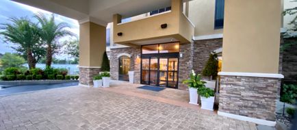 Holiday Inn Express Orlando East Exterior
