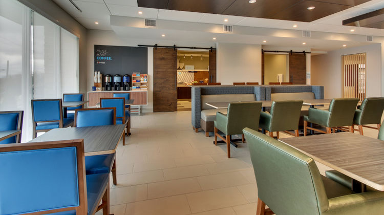 Holiday Inn Express & Suites MetroCenter Restaurant