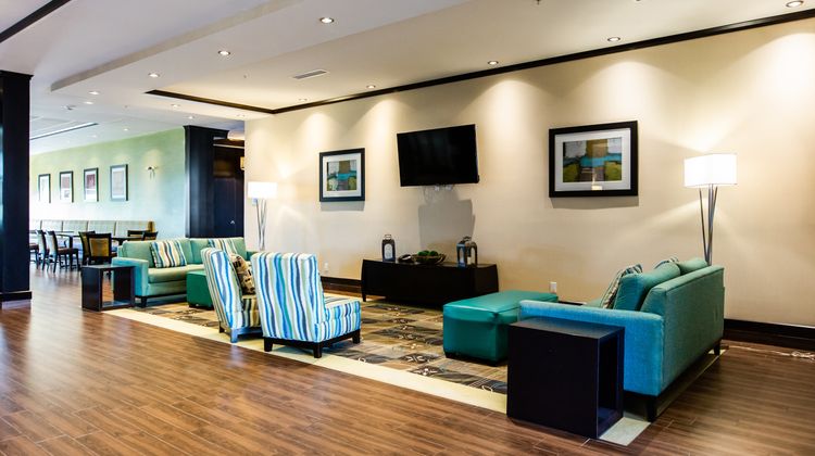 Holiday Inn Express & Stes Spruce Grove Lobby