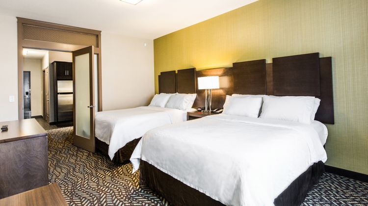 Holiday Inn Express & Stes Spruce Grove Suite