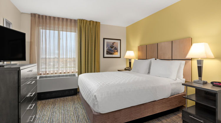 Candlewood Suites Fairbanks Suite