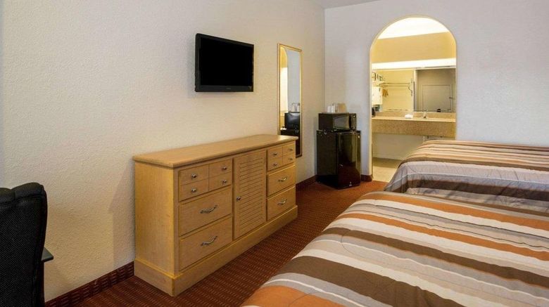 <b>Scottish Inns & Suites Room</b>. Images powered by <a href="https://www.leonardoworldwide.com/" title="Leonardo Worldwide" target="_blank">Leonardo</a>.