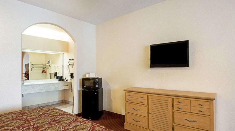 <b>Scottish Inns & Suites Room</b>. Images powered by <a href="https://www.leonardoworldwide.com/" title="Leonardo Worldwide" target="_blank">Leonardo</a>.