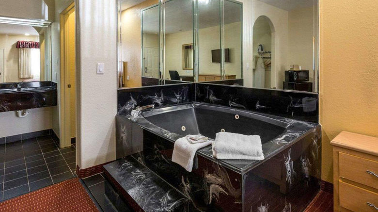 <b>Scottish Inns & Suites Spa</b>. Images powered by <a href="https://www.leonardoworldwide.com/" title="Leonardo Worldwide" target="_blank">Leonardo</a>.