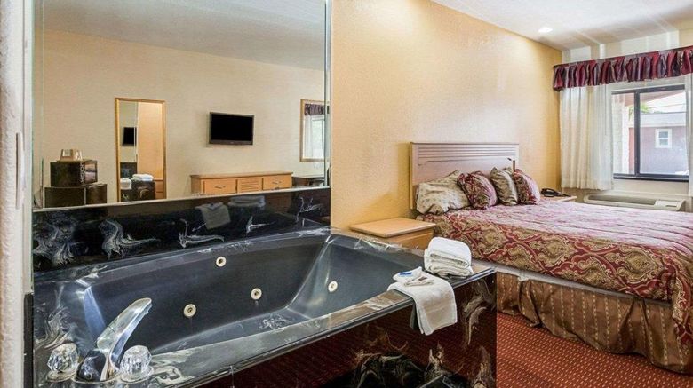 <b>Scottish Inns & Suites Room</b>. Images powered by <a href="https://www.leonardoworldwide.com/" title="Leonardo Worldwide" target="_blank">Leonardo</a>.