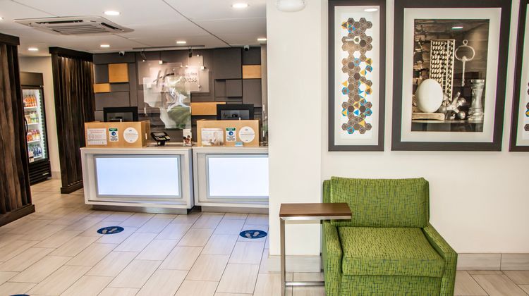 Holiday Inn Express Allentown North Lobby