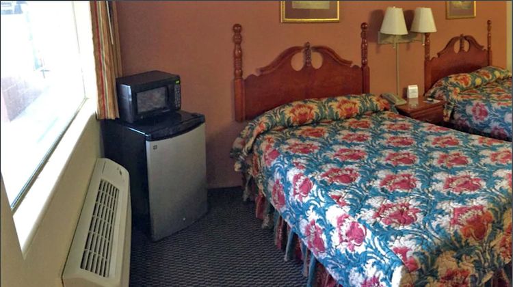 Scottish Inn Room