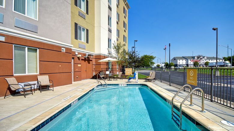 <b>Candlewood Suites St. Clairsville Pool</b>. Images powered by <a href="https://www.leonardoworldwide.com/" title="Leonardo Worldwide" target="_blank">Leonardo</a>.
