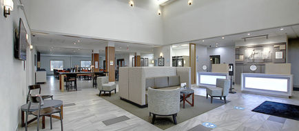 Holiday Inn Express Hotel & Suites Arpt Exterior