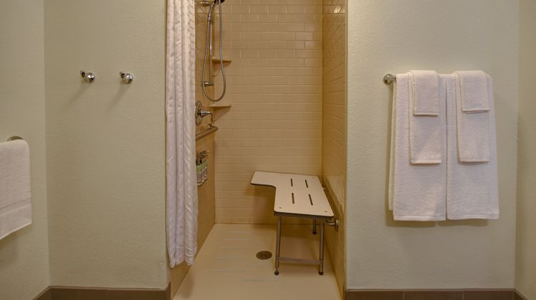 Candlewood Suites St. Clairsville Room