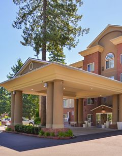 Holiday Inn Express Hotel & Suites