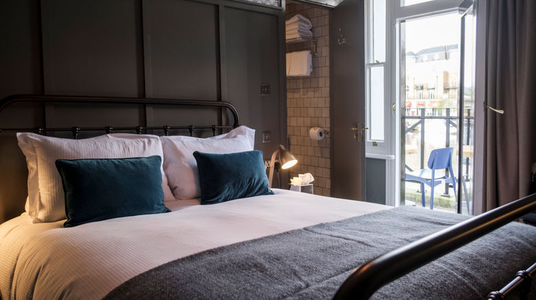 <b>The Swan Room</b>. Images powered by <a href="https://www.leonardoworldwide.com/" title="Leonardo Worldwide" target="_blank">Leonardo</a>.