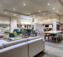 Holiday Inn & Stes Atlanta Airport North Lobby