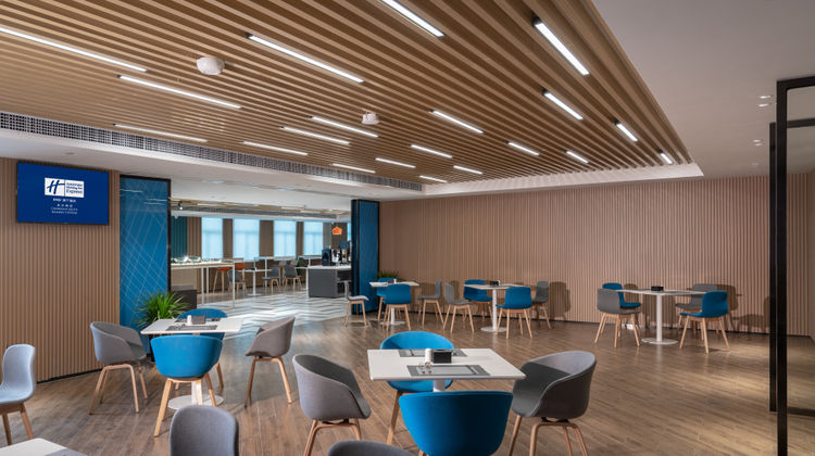 Holiday Inn Exp South Railway Station Restaurant