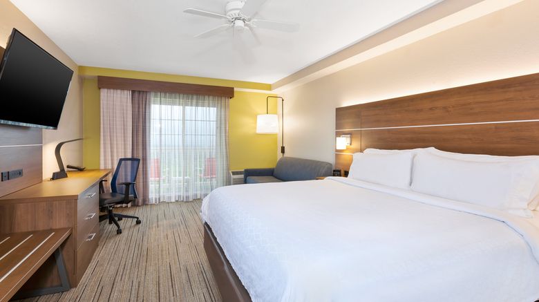 <b>Holiday Inn Express Hotel & Suites Room</b>. Images powered by <a href="https://www.leonardoworldwide.com/" title="Leonardo Worldwide" target="_blank">Leonardo</a>.