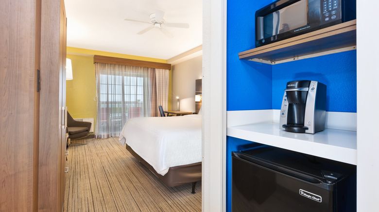 <b>Holiday Inn Express Hotel & Suites Suite</b>. Images powered by <a href="https://www.leonardoworldwide.com/" title="Leonardo Worldwide" target="_blank">Leonardo</a>.