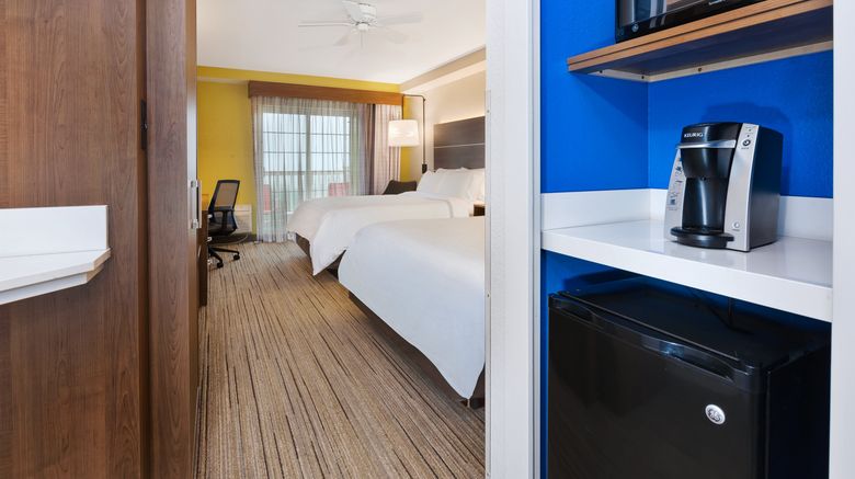 <b>Holiday Inn Express Hotel & Suites Room</b>. Images powered by <a href="https://www.leonardoworldwide.com/" title="Leonardo Worldwide" target="_blank">Leonardo</a>.