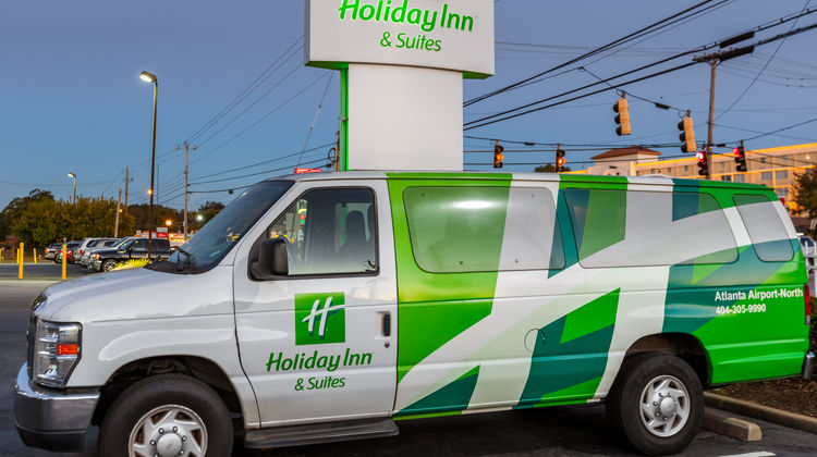 Holiday Inn & Stes Atlanta Airport North Exterior