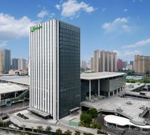 Holiday Inn Wuxi Central Station Exterior
