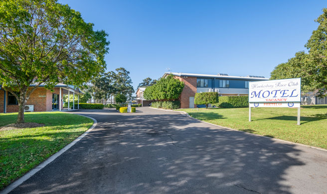 Hawkesbury Race Club Motel Exterior