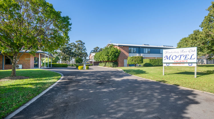 Hawkesbury Race Club Motel Exterior