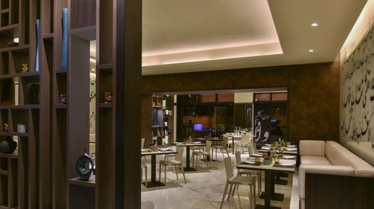 voco® Doha West Bay Suites Restaurant