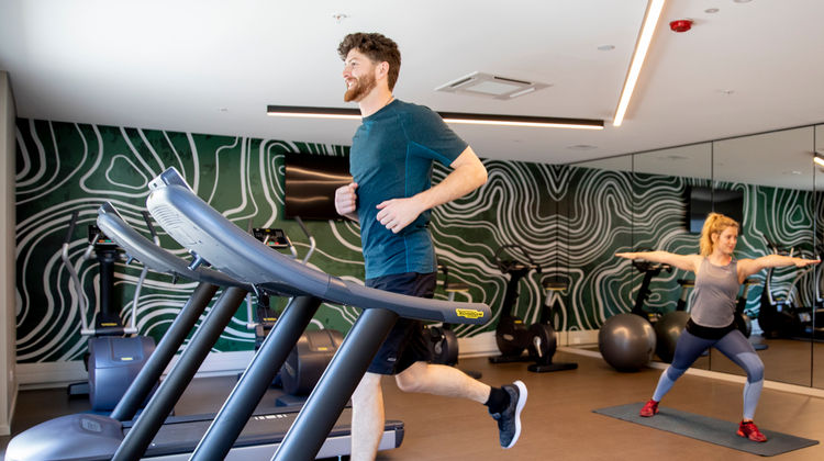 Holiday Inn Express & Suites Queenstown Health Club