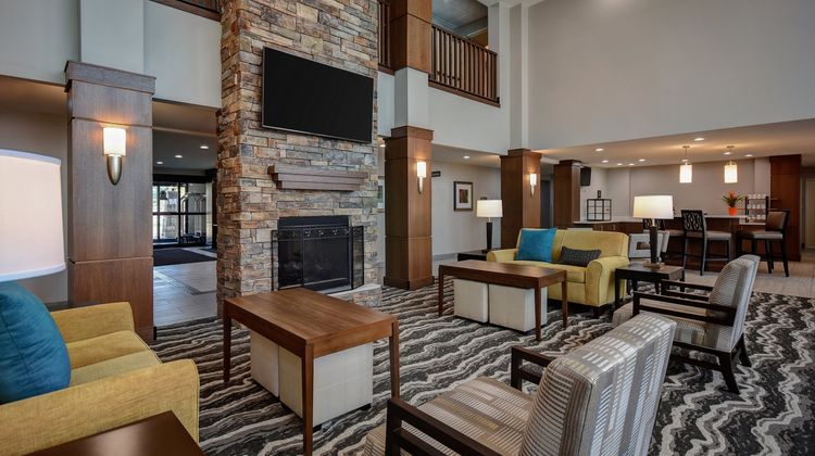 Staybridge Suites Holland Lobby